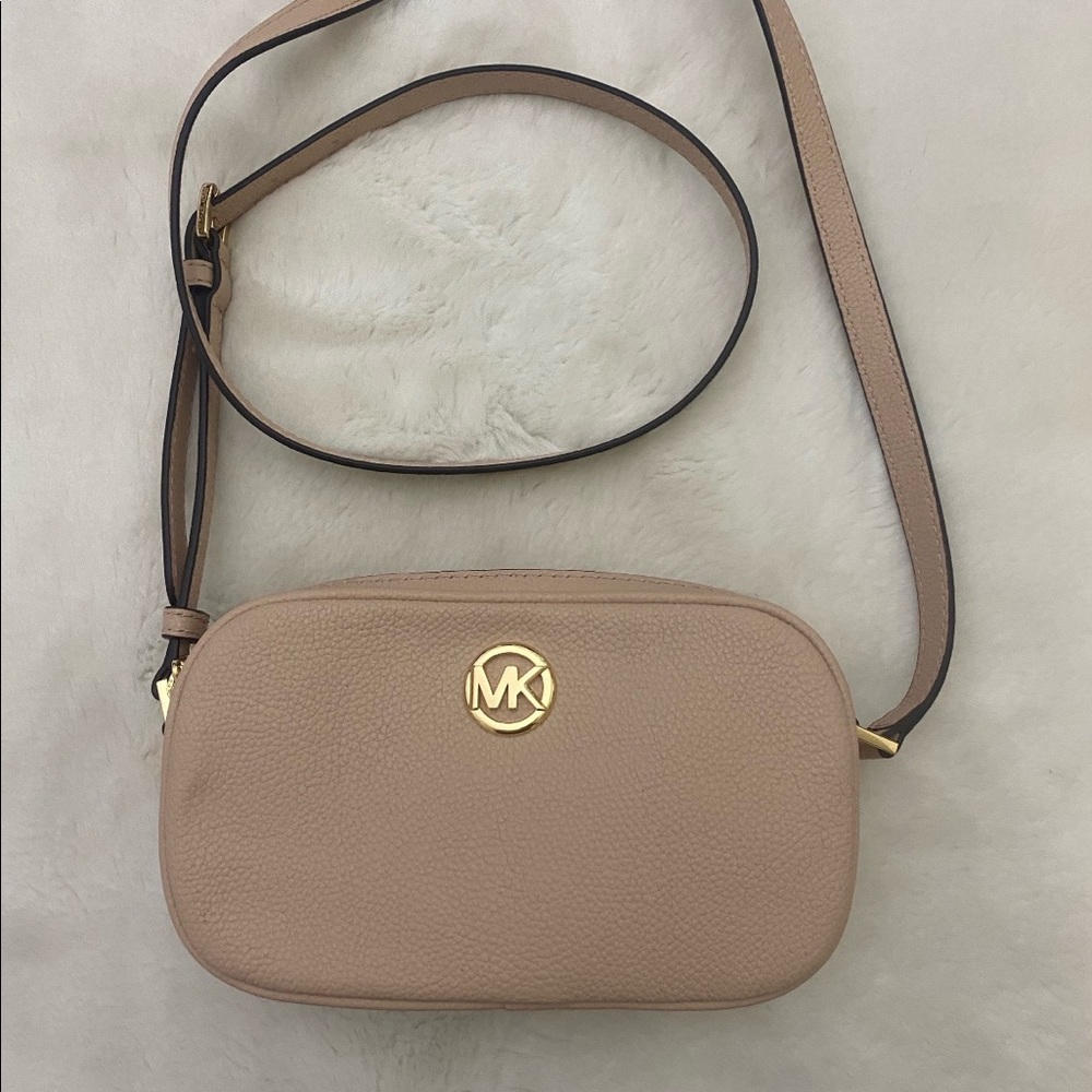 Michael Kors Cross Body - Picture 2 of 3